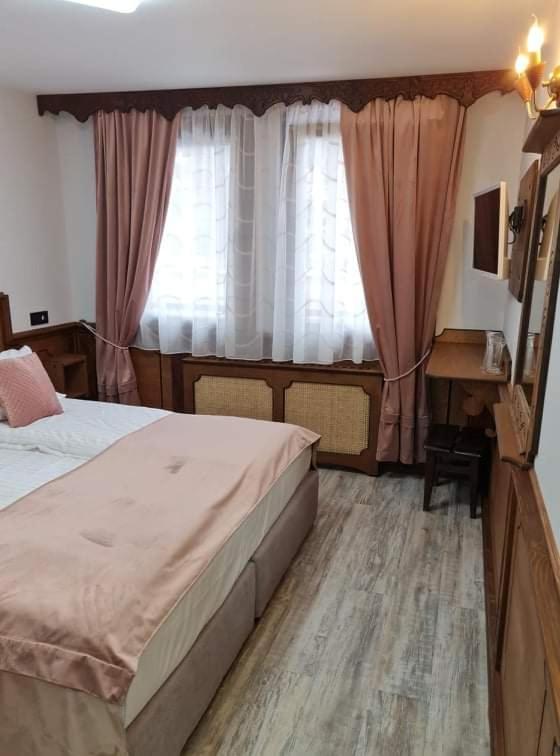 Chuchura Family Hotel Koprivștița Exterior foto