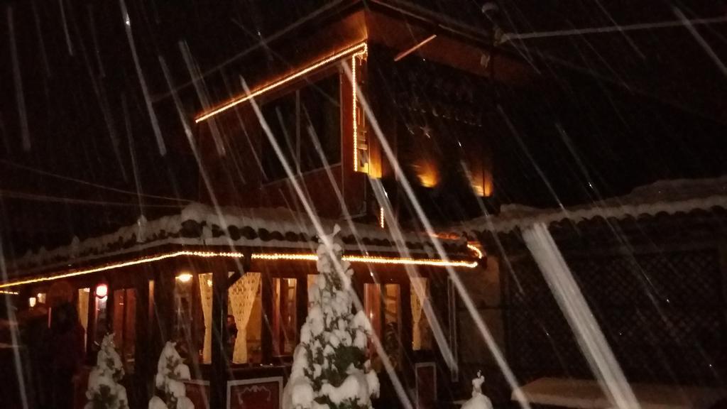 Chuchura Family Hotel Koprivștița Exterior foto